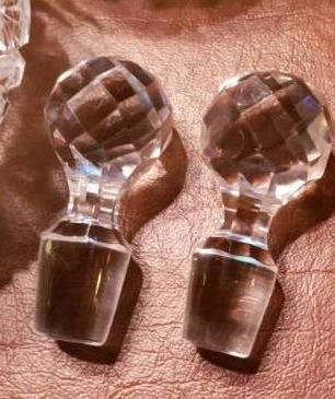 lot 35 image: Dorflinger Crystal Cruet Set of 2