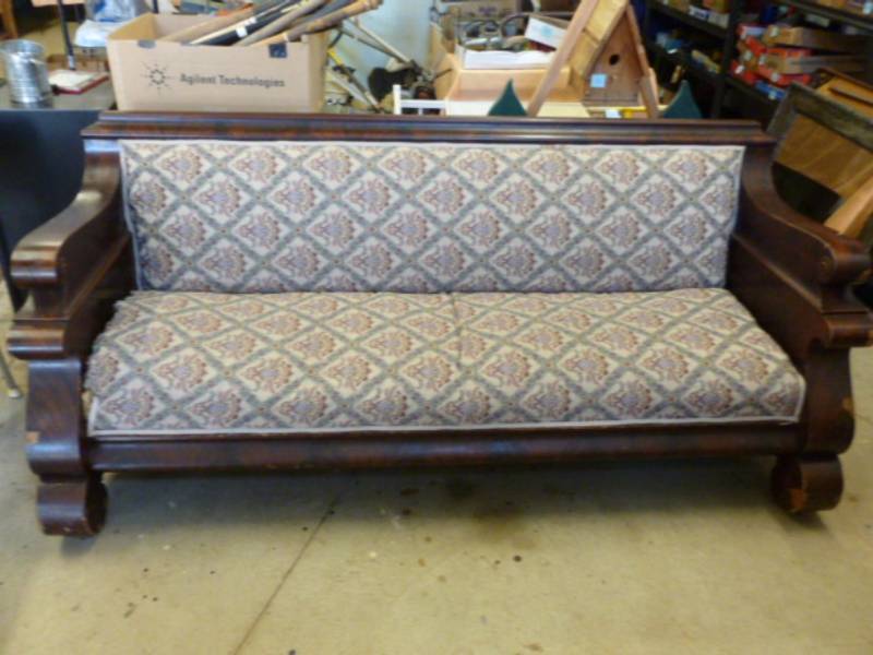 lot 1 image: Antique Parlor Couch