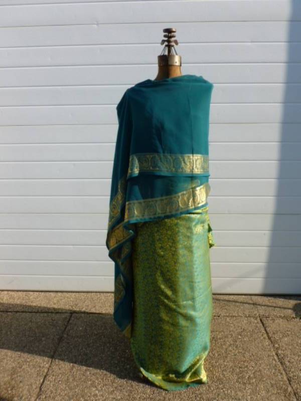 lot 2 image: Antique Dressmaker Mannequin