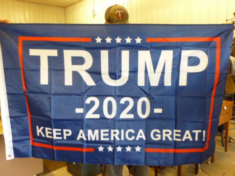 lot 19 image: Trump Flag