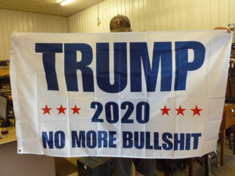lot 20 image: Trump Flag