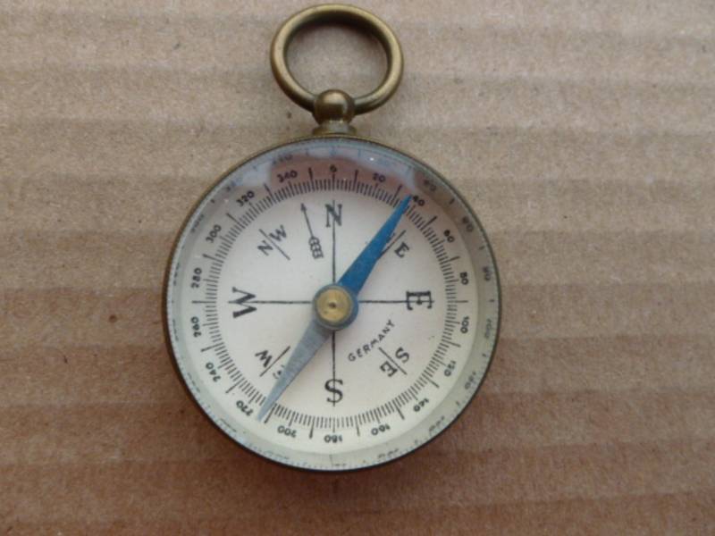lot 31 image: Vintage Compass