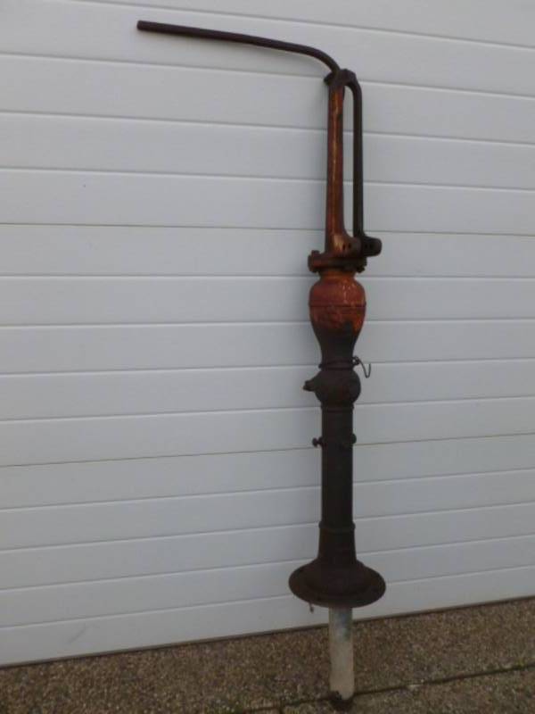 lot 34 image: Vintage Cistern Pump