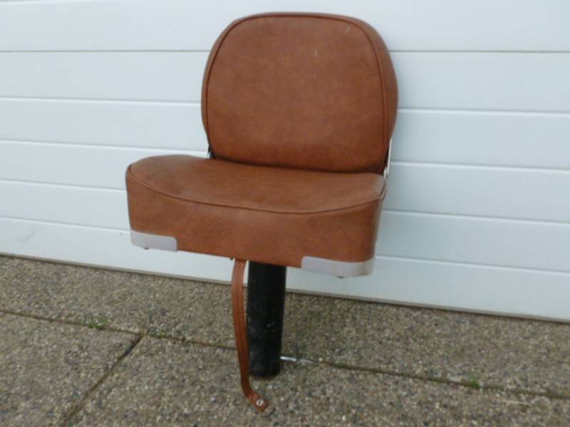 lot 36 image: Boat Seat