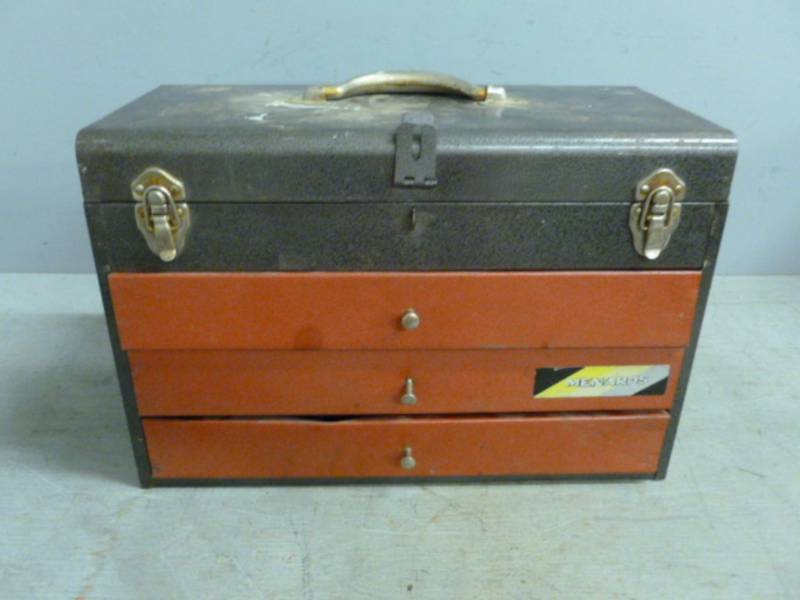 lot 47 image: Toolbox