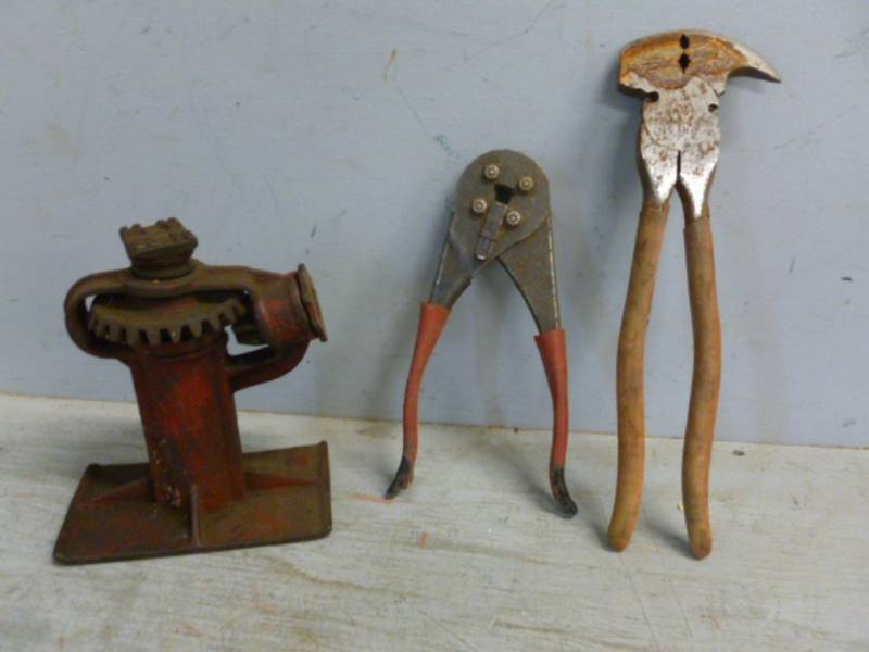 lot 86 image: Specialty Tools