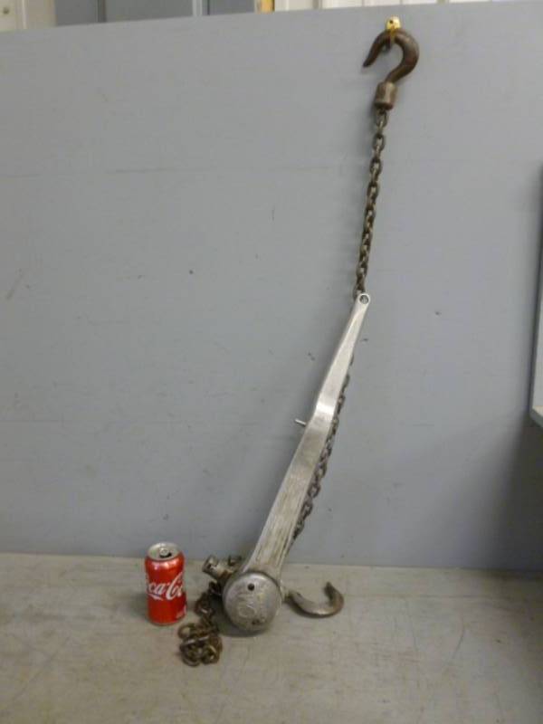 lot 97 image: Chain Hoist