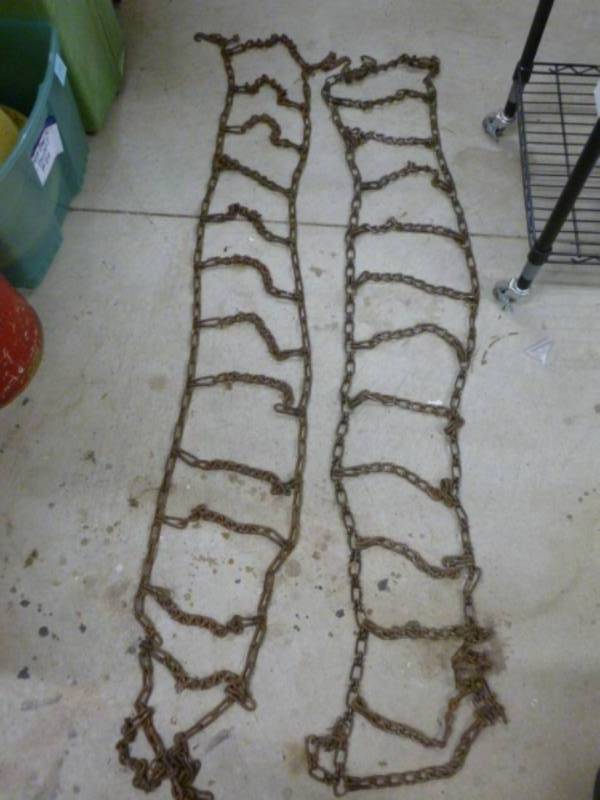 lot 111 image: Tire Chains
