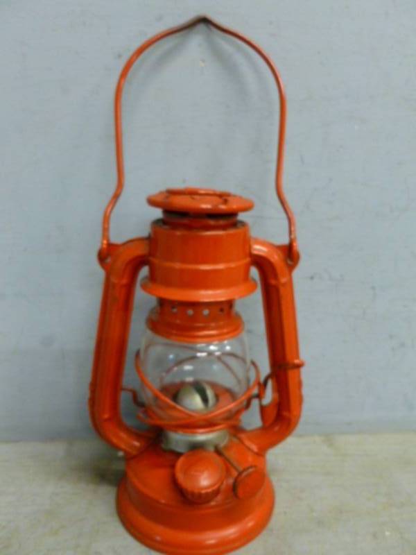 lot 112 image: Barn Lantern