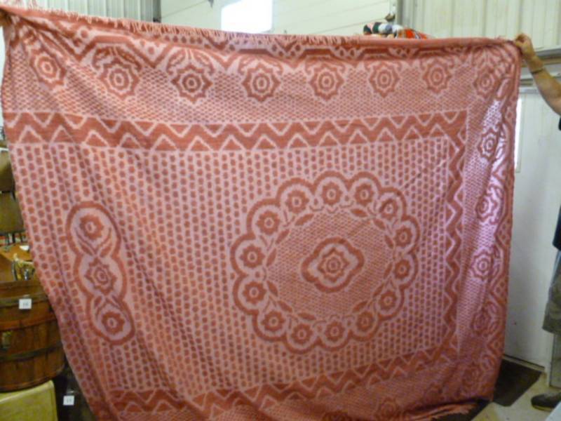 lot 117 image: Vintage Chenille Bedspread