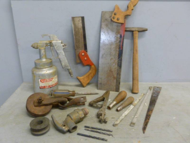 lot 126 image: Tools