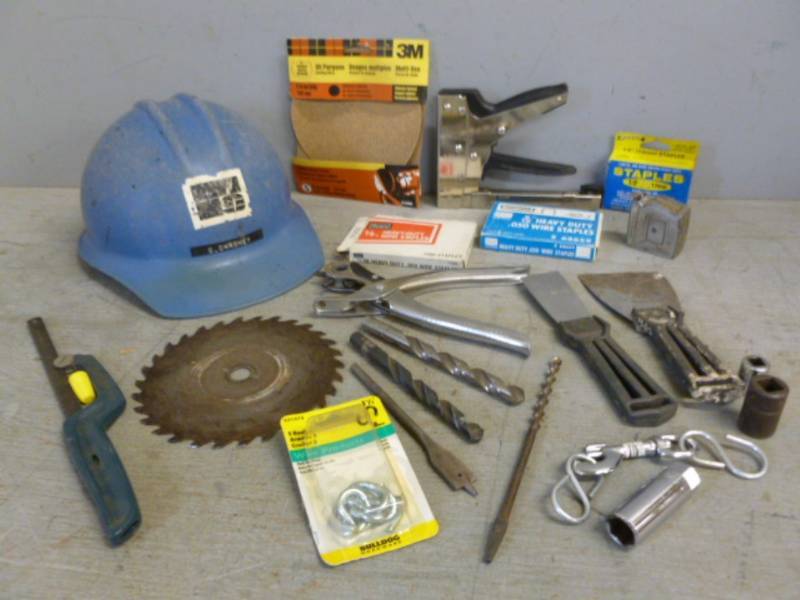 lot 138 image: Tools