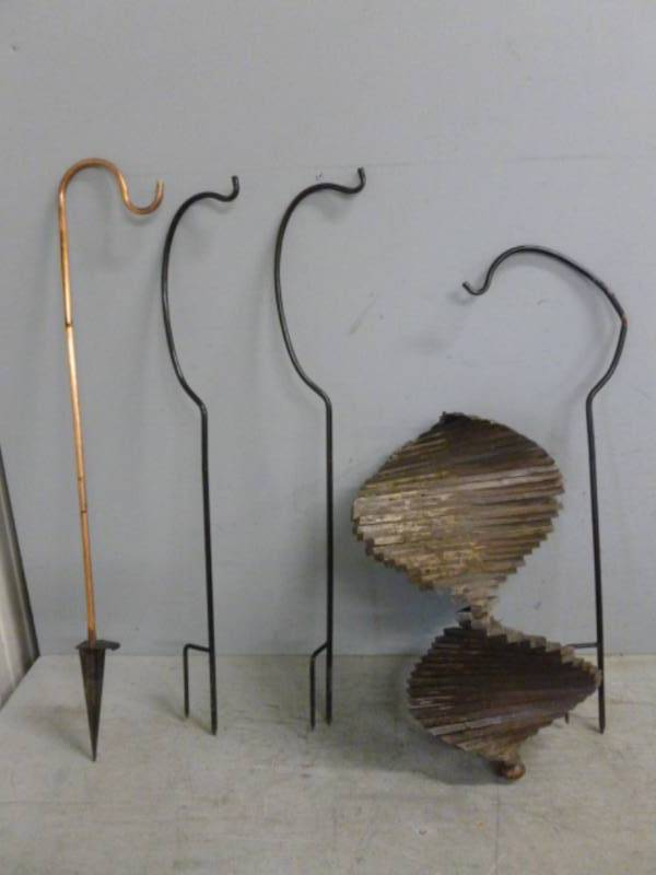 lot 146 image: Shepards Hooks