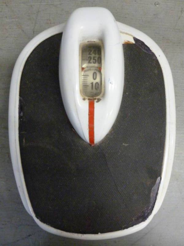 lot 153 image: Vintage Scale