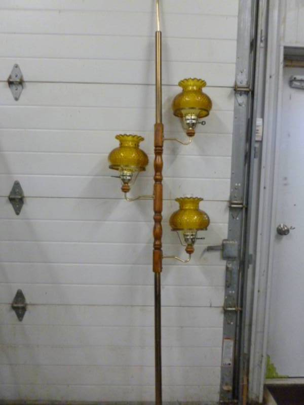 lot 183 image: Vintage Pole Lamp