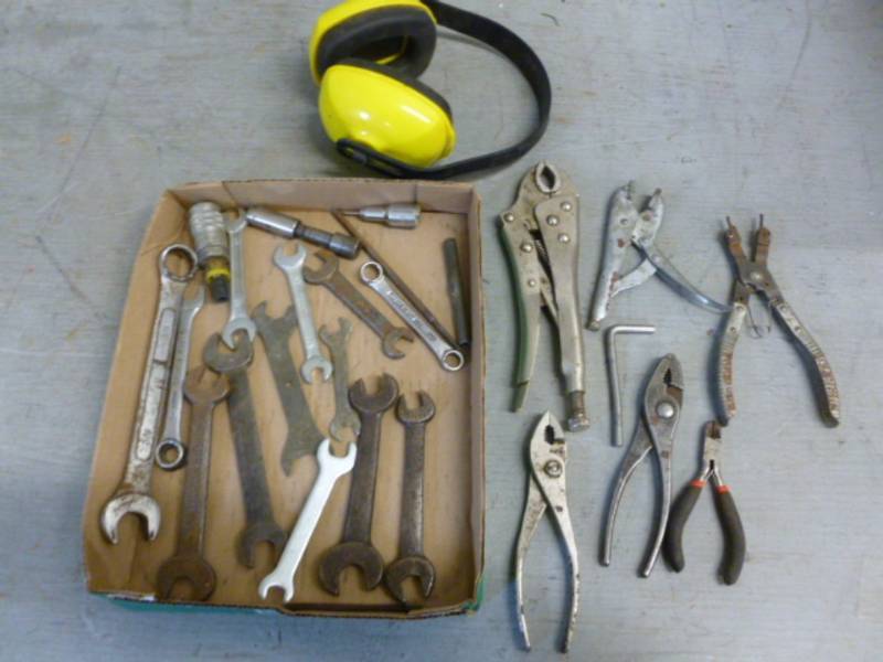 lot 191 image: Tools