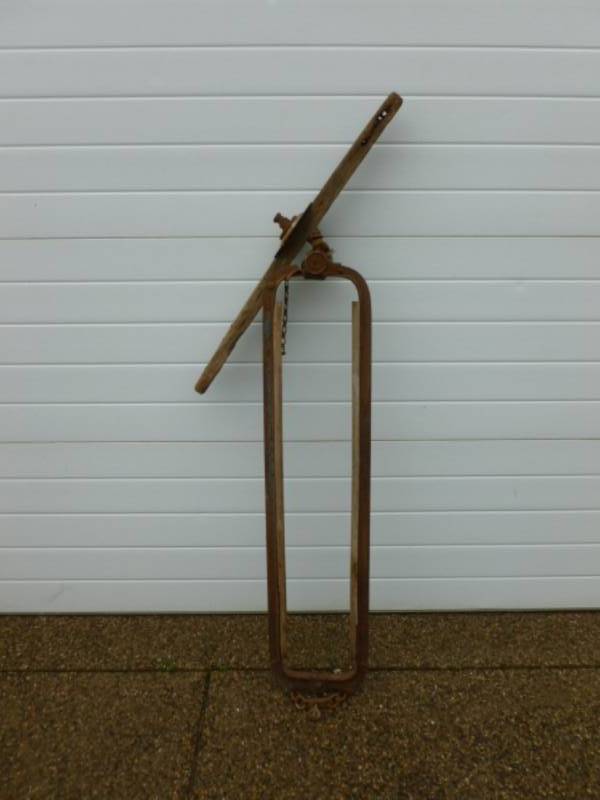 lot 204 image: Antique Cow Stanchion