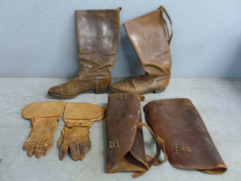 lot 212 image: Vintage Horse Riding Items