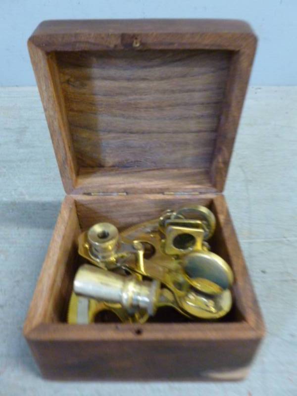 lot 218 image: Collectible