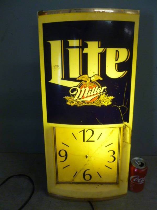 lot 223 image: Beer Lightup