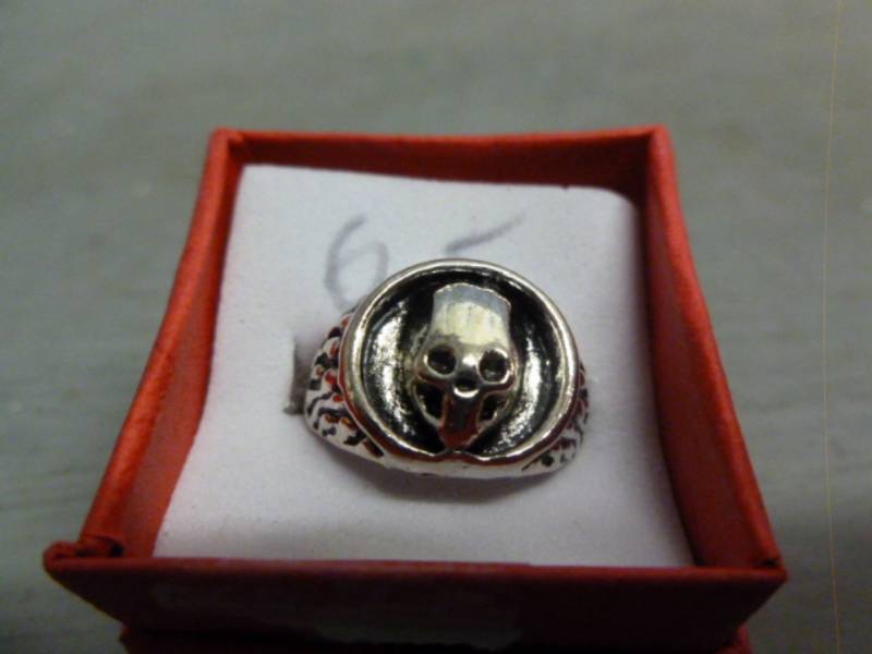 lot 239 image: Biker Ring