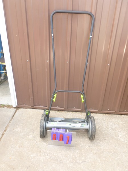 lot 7 image: SnS Auctions # 382 Delta Saw, Pitboss Smoker, Jointer, Air compressors & misc. tools.