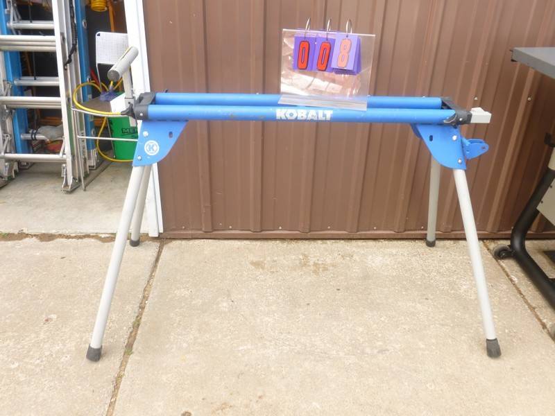 lot 8 image: SnS Auctions # 382 Delta Saw, Pitboss Smoker, Jointer, Air compressors & misc. tools.
