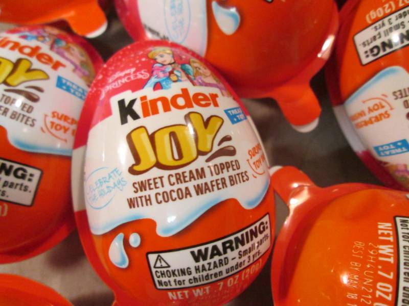 lot 10 image: 12 Disney Princess Kinder Joy Treat...