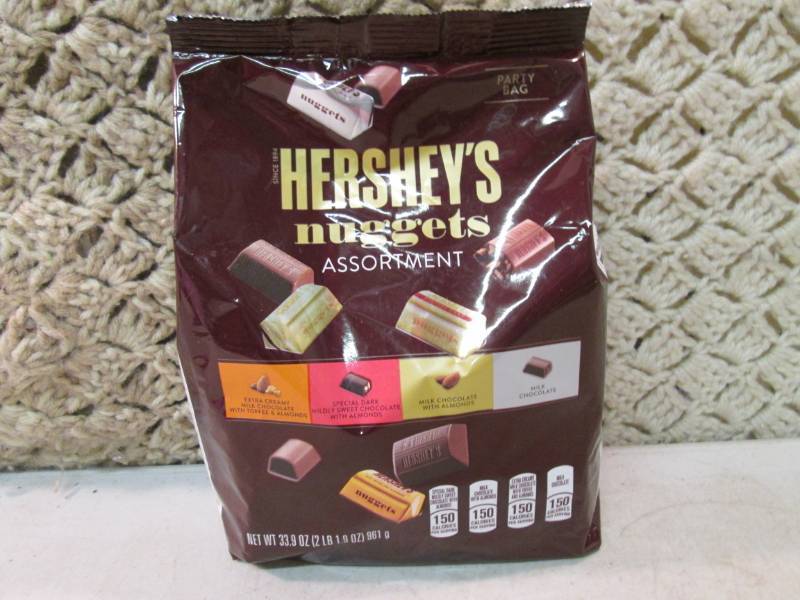 lot 19 image: 2 Pound Bag of Hersheys Nuggets As...