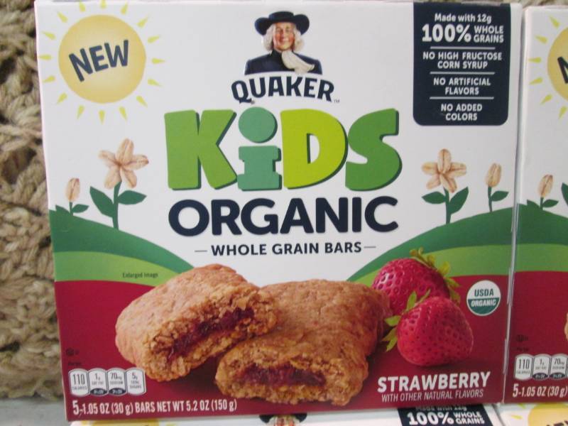 lot 40 image: 4 Boxes of Quaker Kids Organic Stra...