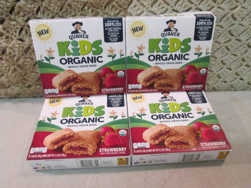 lot 43 image: 4 Boxes of Quaker Kids Organic Stra...