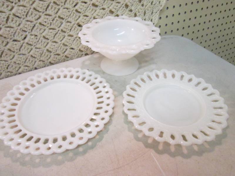 lot 53 image: Vintage White Glass Plates and Foot...