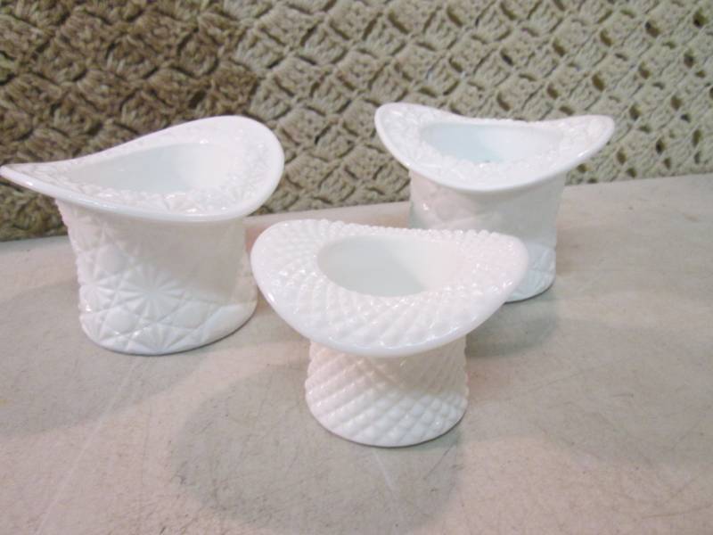 lot 58 image: 3 Vintage White Glass Top Hats  F-0...