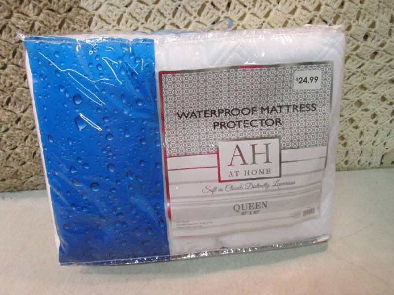 lot 83 image: Queen Size Waterproof Mattress Prot...