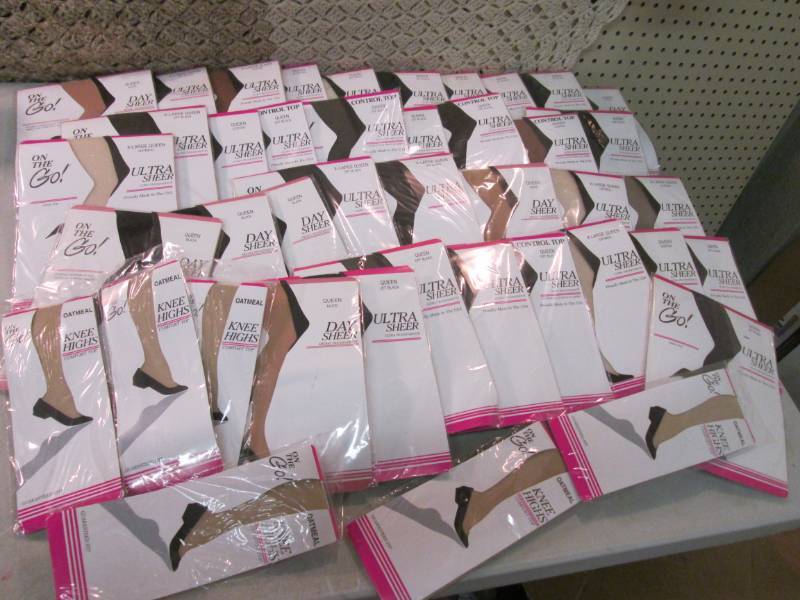 lot 85 image: Large Lot of Assorted Size and Colo...
