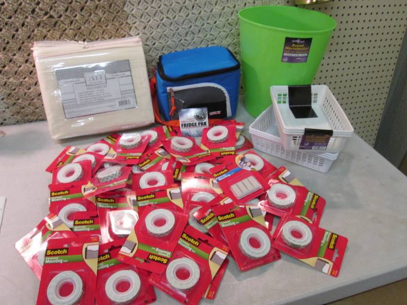 lot 87 image: Lot of Misc See Photos  D-4...
