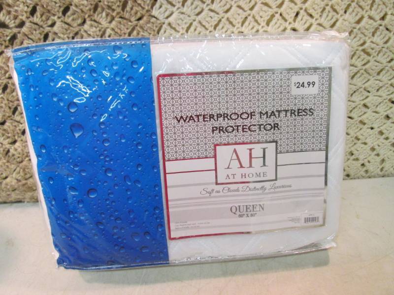 lot 94 image: Queen Size Waterproof Mattress Prot...