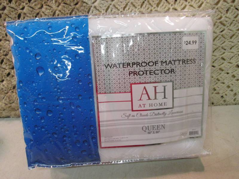 lot 95 image: Queen Size Waterproof Mattress Prot...
