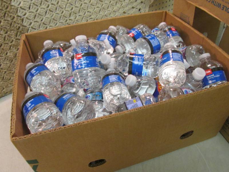 lot 127 image: Banana Box Full of 10 oz Natural Sp...