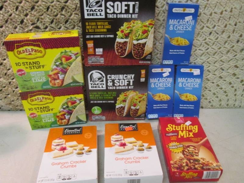 lot 135 image: Lot of Assorted Box Foods  B-2...