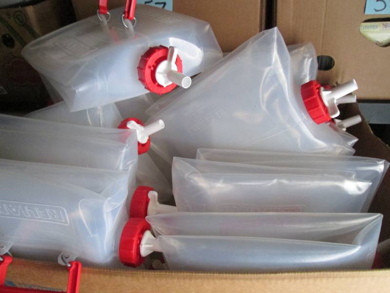 lot 175 image: Lot of 10 Fold-N-Carrier 5 Gallon W...