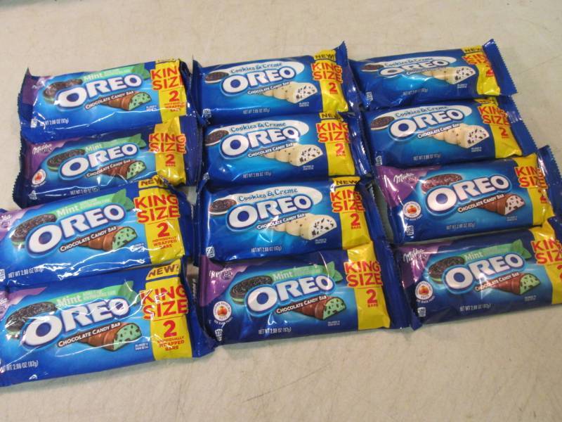lot 188 image: 12 Assorted Oreo Cookie Candy Bars ...