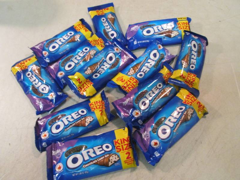 lot 196 image: Oreo Cookie Candy Bars  C-1...