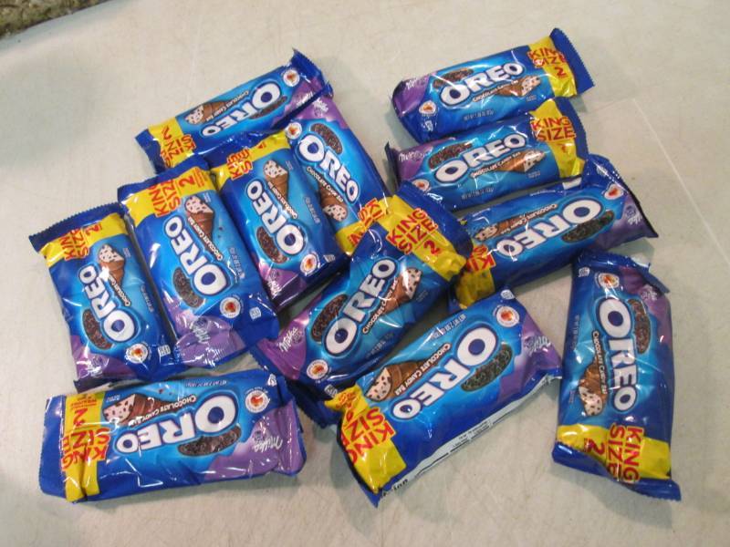 lot 199 image: Oreo Cookie Candy Bars  C-1...