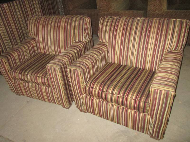 lot 209 image: Pair of Nice Matching Chairs  ...