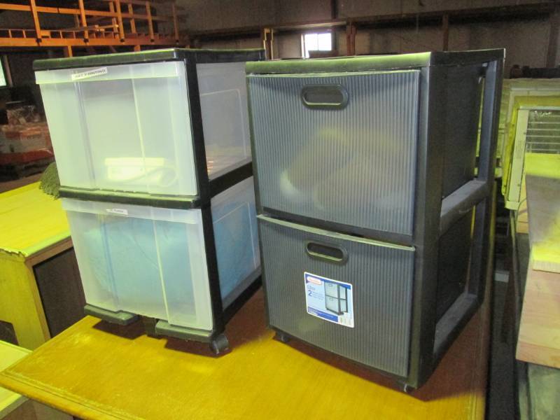 lot 218 image: 2 - 2-Drawer Organizers with Conten...