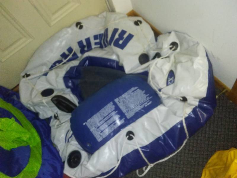 lot 76 image: Inflatable water toys and more,