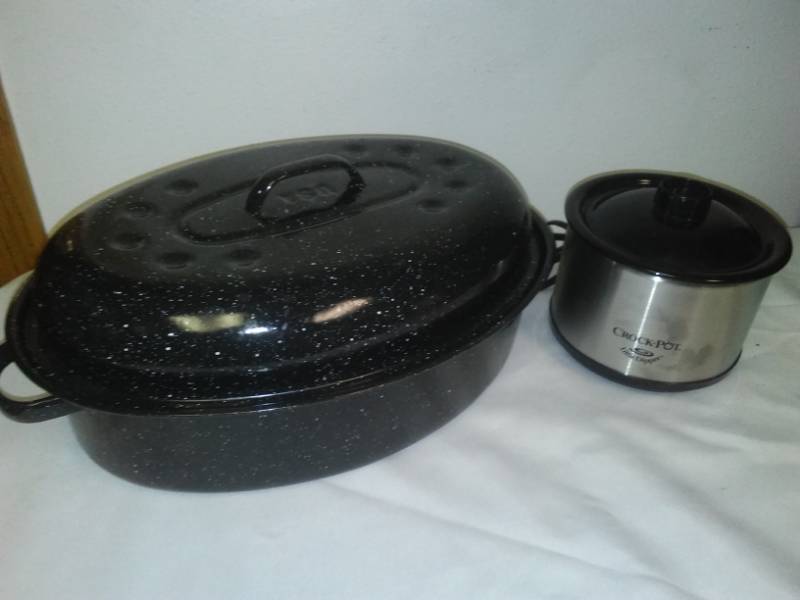 lot 144 image: Nordic Ware baking casserole & More