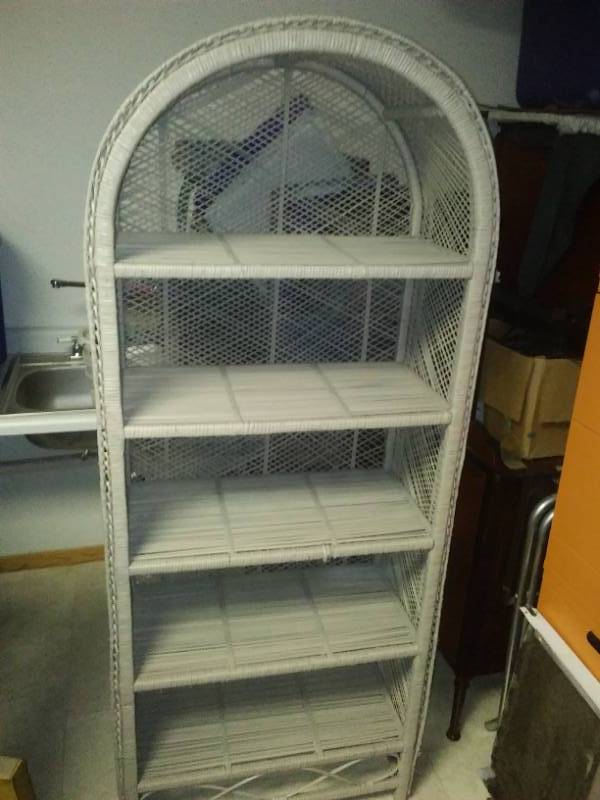 lot 149 image: Five shelf wicker display unit - very nice