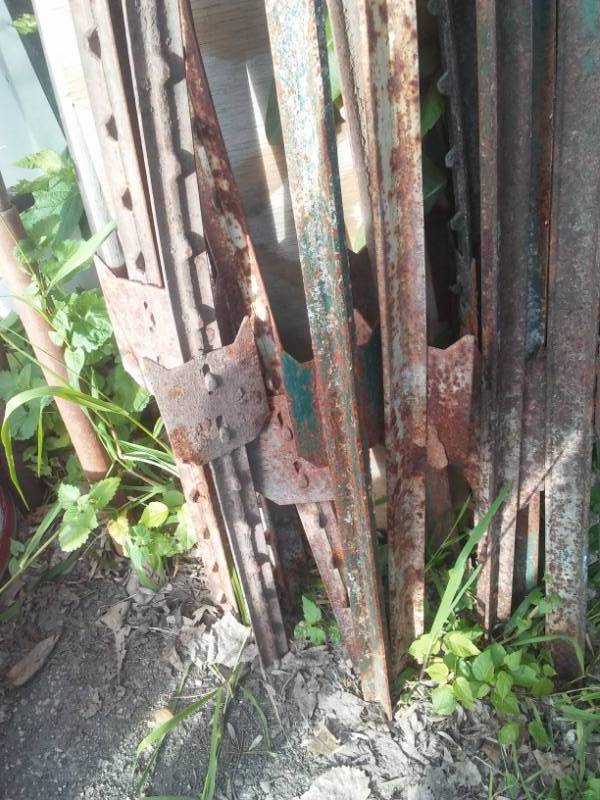 lot 169 image: 15 steel T fence post, 5 - 6 ft range.